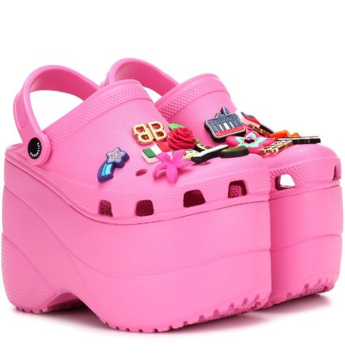 Crocs品牌關(guān)閉最后一批工廠后，捐贈10萬雙鞋彰顯社會責(zé)任